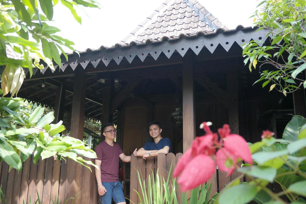 Ndalem Suryo Saptono Guest House Tugu Exterior photo
